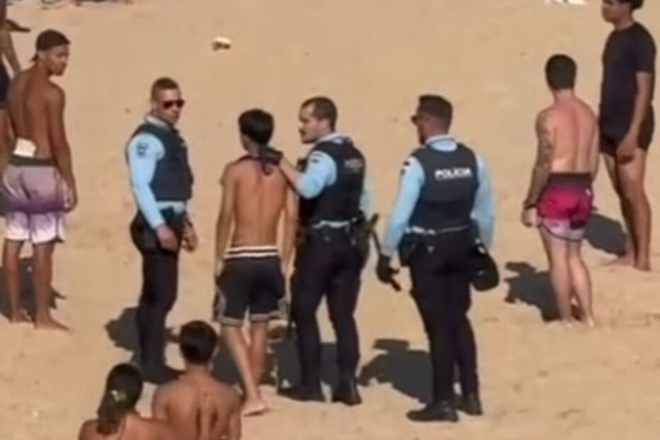 PSP na praia da Conceição em Cascais