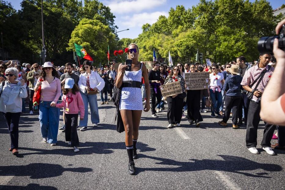 Desfile dos 51 anos do 25 de Abril na Avenida da Liberdade, em Lisboa