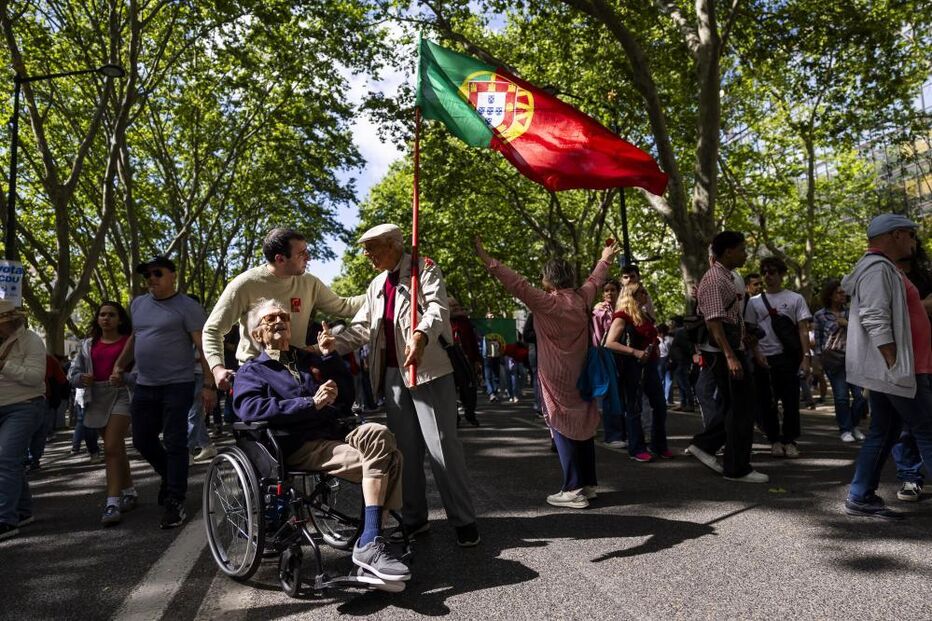 Desfile dos 51 anos do 25 de Abril na Avenida da Liberdade, em Lisboa