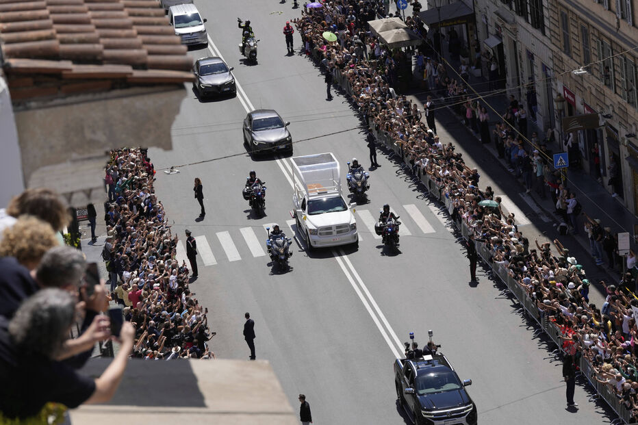 Cortejo fúnebre de adeus ao Papa Francisco