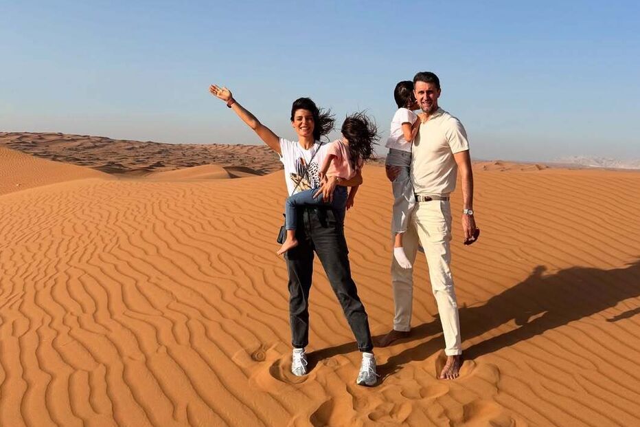 Uns dias, no Dubai  Decidimos embarcar nesta viagem e foram dias muito bons. Agora,  partilho convosco alguns destes momentos! Dubai - Parte I -1 - O Deserto e Nós  2 - Eu e elas  3 - A Sentir, a areia e o ven.jpg