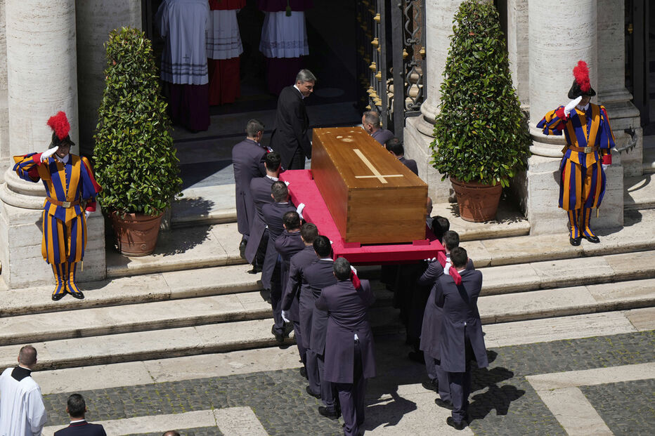 Caixão do Papa Francisco chega à Basílica de Santa Maria Maior em Roma