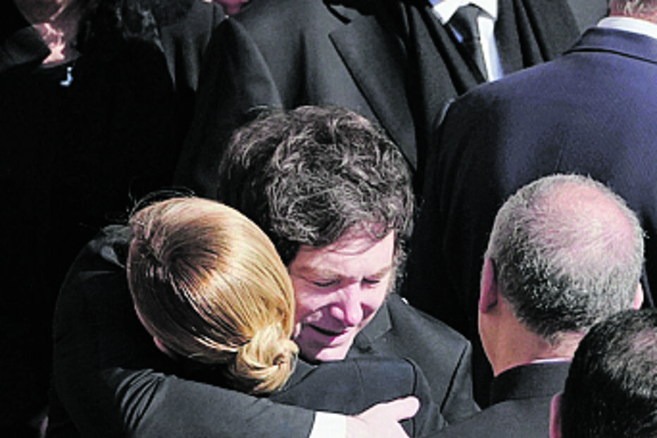 Javier Milei abraça Meloni 