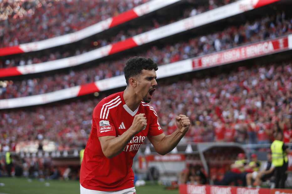 Tomás Araújo inaugura o marcador