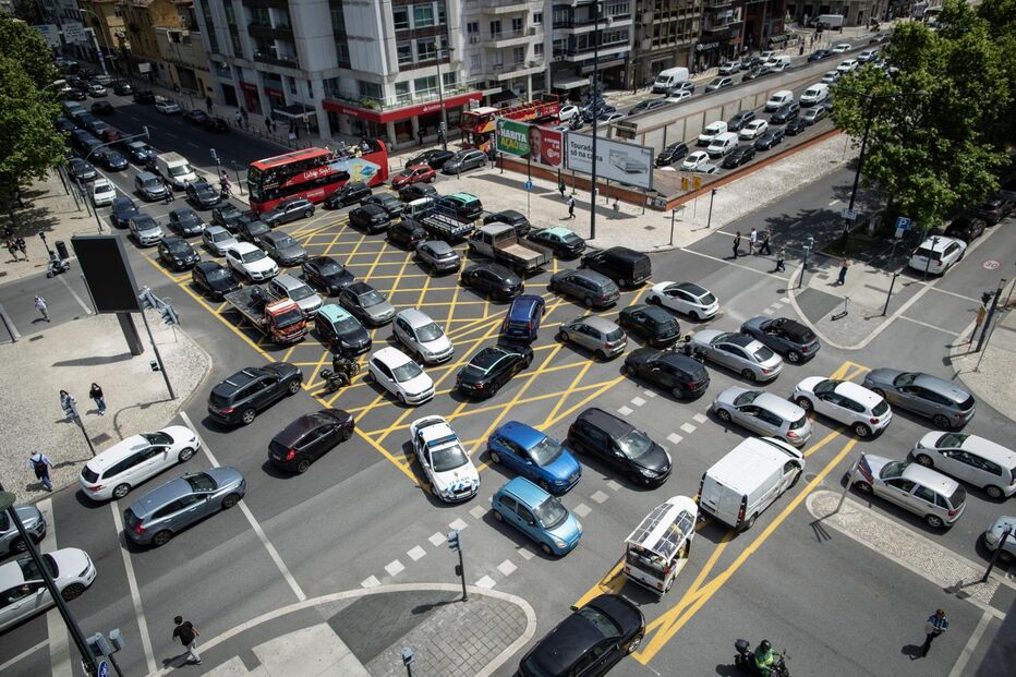 Apagão na rede elétrica de Portugal e de vários outros países Europeus pára a cidade de Lisboa