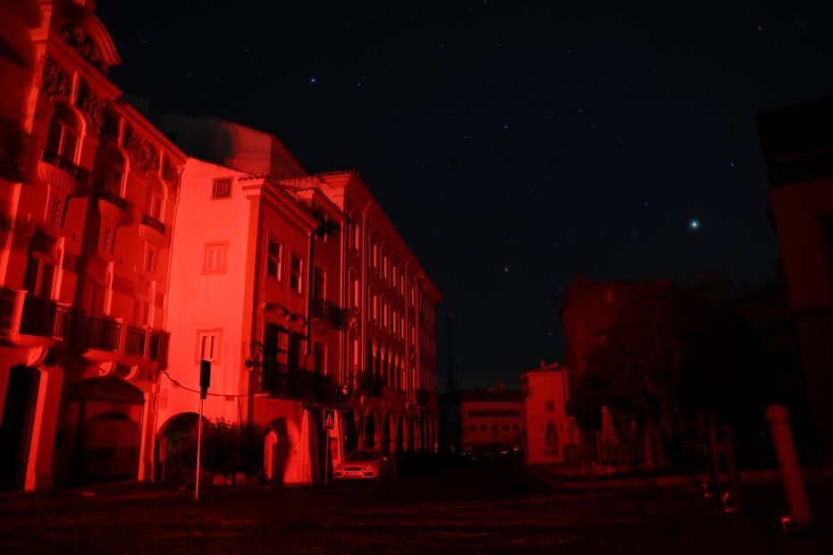 Praça da República em Elvas 'às escuras' após apagão em Portugal 