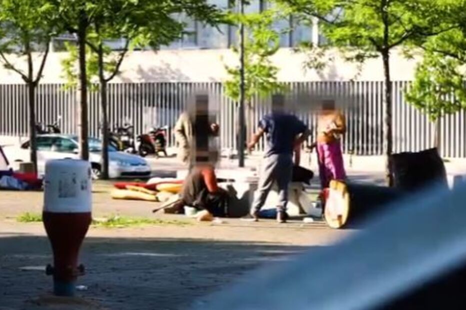 Lixo a céu aberto, tendas e fogueiras: a paisagem dos moradores do Areeiro em pleno coração da capital