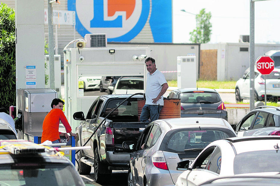 Corrida aos postos de abastecimento de combustível