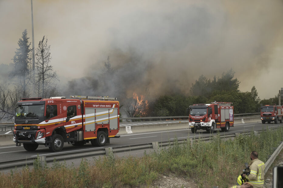 Incêndio florestal perto de Jerusalém