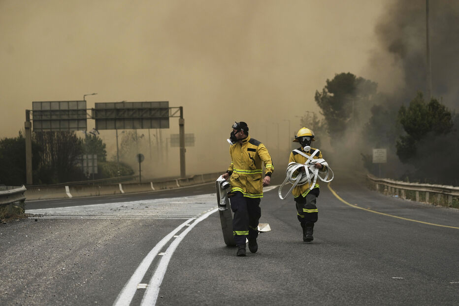 Incêndio florestal perto de Jerusalém