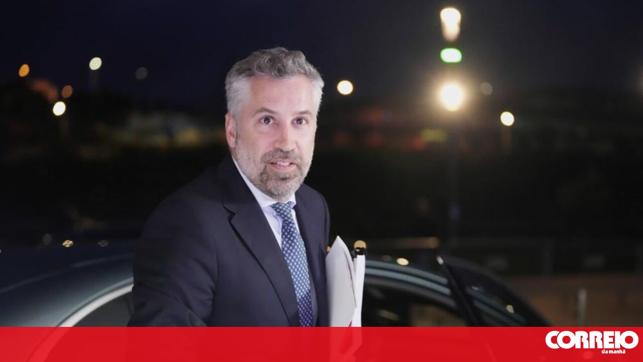 Mortalidade Infantil em Portugal: Pedro Nuno Defende Urgência e Critica a Inação do Governo