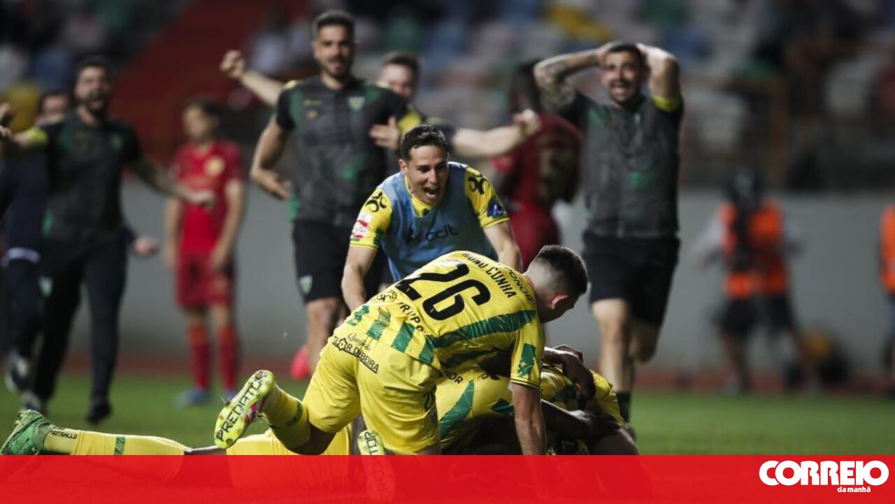 Tondela é Campeão da II Liga e Retorna à I Liga de Futebol Tondela é Campeão da II Liga e Retorna à I Liga de Futebol