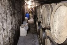 Adega onde a GNR apreendeu as bebidas