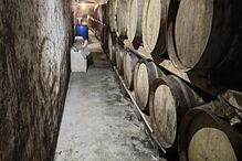 Adega onde a GNR apreendeu as bebidas