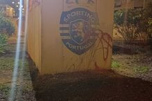 Estátua do leão junto do Estádio de Alvalade vandalizada