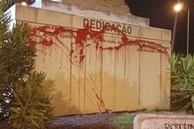 Estátua do leão junto do Estádio de Alvalade vandalizada