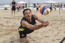 Luís Montenegro em campanha política, em Espinho