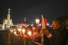 Procissão das velas no Santuário de Fátima 