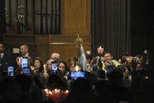 Procissão das velas no Santuário de Fátima 