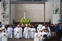 Manhã de 13 de maio no Santuário de Fátima  