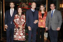 Os duques de Bragança com os três filhos