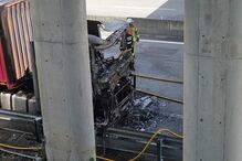 Galera de camião que transportava sofás consumida pelas chamas em Condeixa a Nova