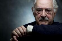 Ruy de Carvalho internado devido a enfarte