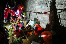 Homem preso em fresta com 15cm de largura após queda de quatro metros de altura em Camarate