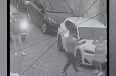 Vídeo mostra homens a disparar à porta de casa de dona de bar onde ocorreu rixa com Josué ‘Boxista’ 
