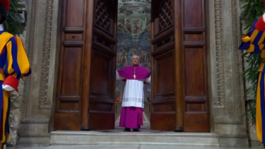  Portas da Capela Sistina fechadas dão início a escolha do próximo Papa 
