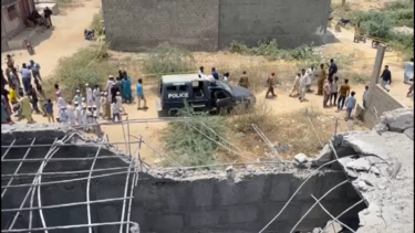 Índia anuncia a morte de 13 civis e Paquistão abate 'drone' indiano em Lahore