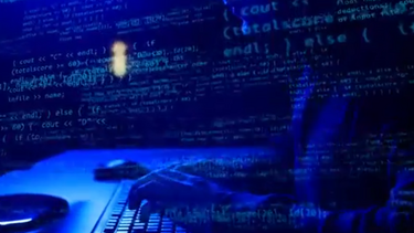 Jovem acusado de instigar massacres no Brasil começa a ser julgado em Santa Maria da Feira