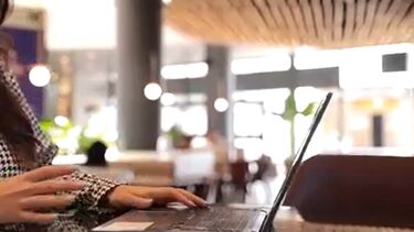 Uso compulsivo de redes sociais cria cada vez mais problemas de dependências em jovens e adultos 