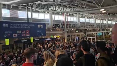 Filas intermináveis na zona de controlo de passaportes continuam no Aeroporto de Faro
