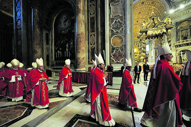 Cardeais estão em Roma para escolher o sucessor do Papa Francisco