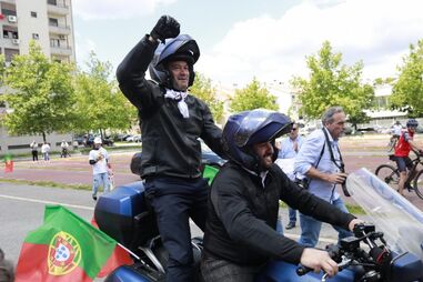 De mota, Ventura tem de ir no pendura, mas quer conduzir os destinos do país