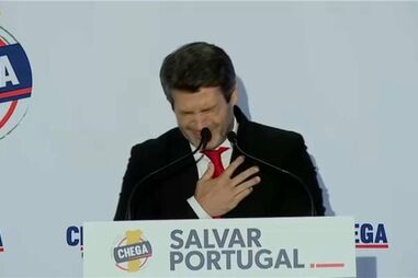 André Ventura sente-se mal durante comício em Tavira