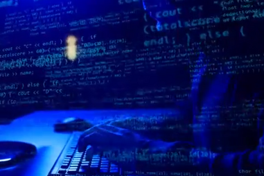 Jovem acusado de instigar massacres no Brasil começa a ser julgado em Santa Maria da Feira