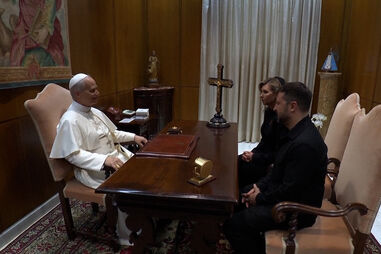 O encontro entre Papa Leão XIV e Zelensky após Missa Inaugural de Pontificado 