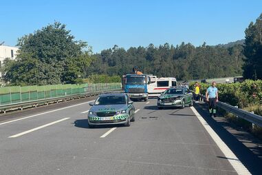 Camião destravado abalroou ambulância e viatura da GNR