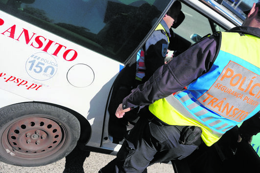PSP atropelado ao abordar carro com droga e armas em Lisboa