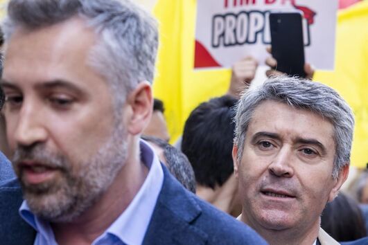 José Luís Carneiro pondera avançar na liderança do PS após demissão de Pedro Nuno Santos