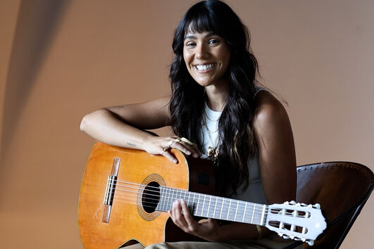 A energia do mar no ‘Âmbar’ de Tainá 