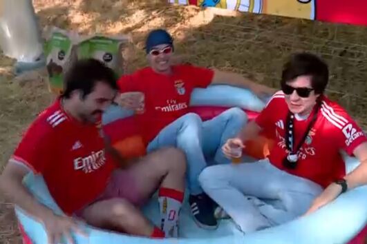 "Hoje o Benfica tem de correr por todos nós": adepto benfiquista mostra esperança pela vitória das 'águias' 