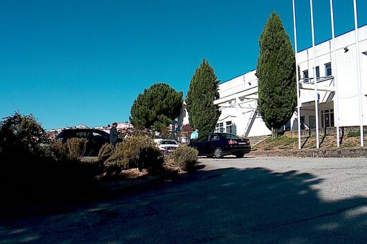 Homem detido por violência doméstica e ameaças de morte à mãe vai ser julgado no Tribunal da Guarda