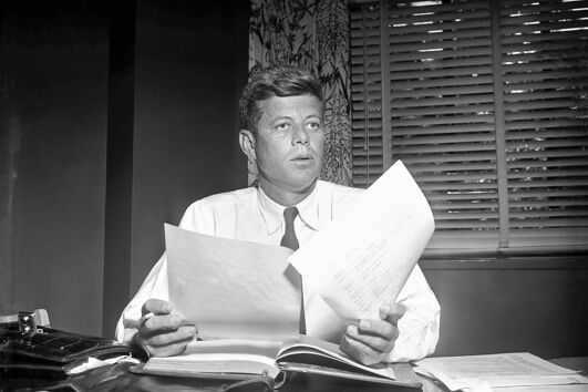 Um dos momentos mais decisivos do mandato de John F. Kennedy foi a forma como geriu a famosa Crise dos Mísseis de Cuba 