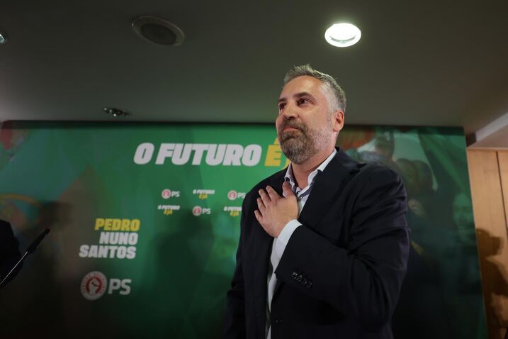 Pedro Nuno Santos deixa de ser secretário-geral do PS já no sábado e Carlos César assume liderança interinamente