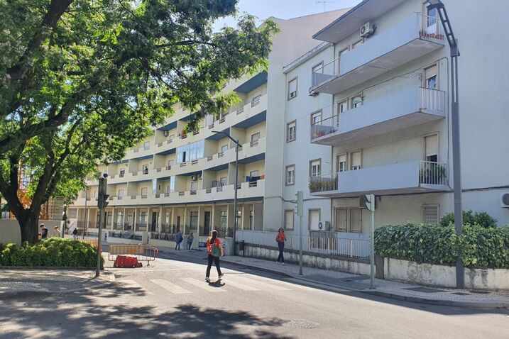 Rapariga encontra câmara escondida no WC de casa arrendada em Castelo Branco