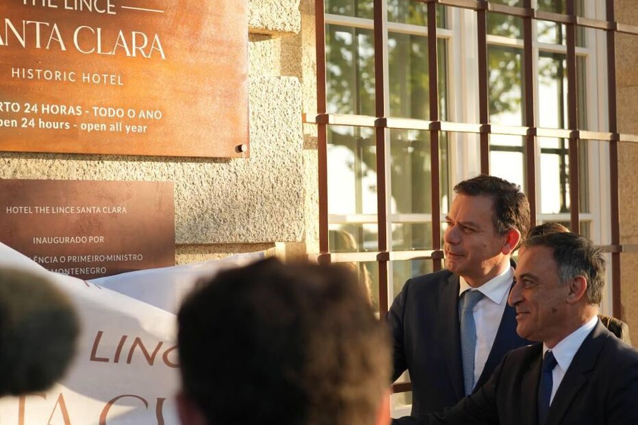 Montenegro inaugura hotel de cliente da empresa da sua família