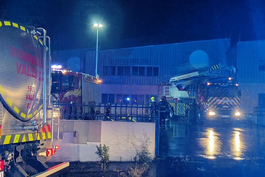 Incêndio destruiu fábrica de embarcações em Cerveira